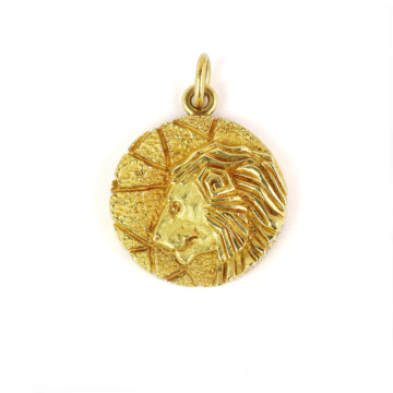 Featured image of this Women’s 18k Yellow Gold Lion Pendant