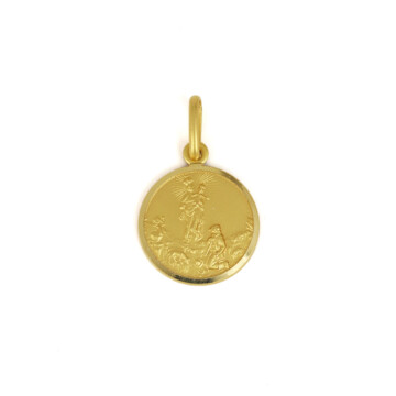 Featured image of this Unisex 14k Yellow Gold St. Christopher Pendant