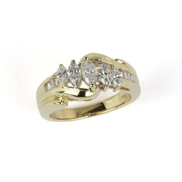Featured image of this Women’s 14k Yellow Gold Ring with Diamonds