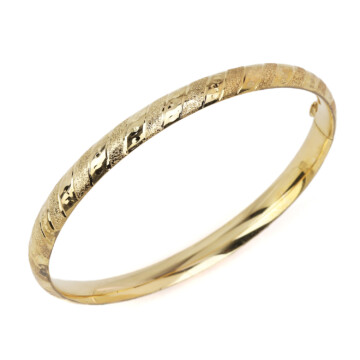 Featured image of this EternaGold Women’s 14k Yellow Gold Bangle Bracelet