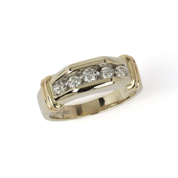 Featured image of this Men’s 14k White Gold Ring with Diamonds