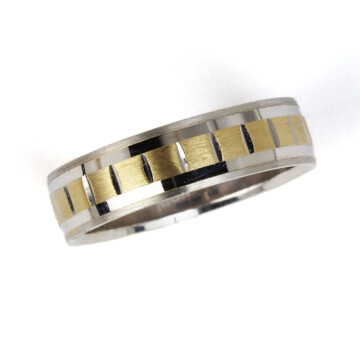 Featured image of this Men’s 14k White & Yellow Gold Band Ring