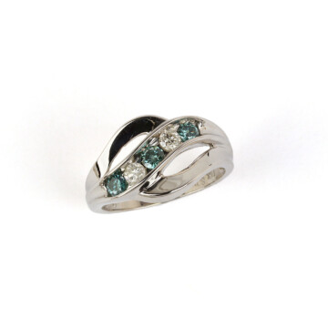 Featured image of this Women’s 14k White Gold Blue & White Diamond Ring