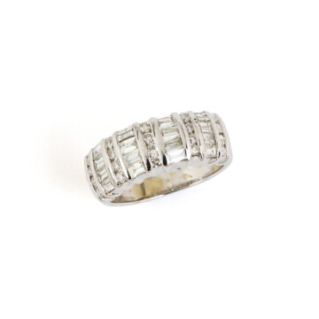 Featured image of this Women’s 18k White Gold Diamond Ring