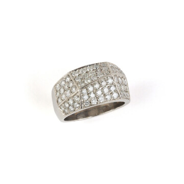Featured image of this Women’s 18k White Gold Diamond Band Ring