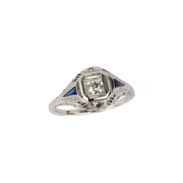 Featured image of this Vintage Women’s 14k White Gold Diamond, Sapphire Ring