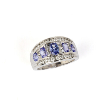 Featured image of this Women’s 14k White Gold Diamond, Tanzanite Band Ring