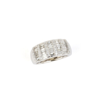 Featured image of this Women’s 14k White Gold Diamond Band Ring