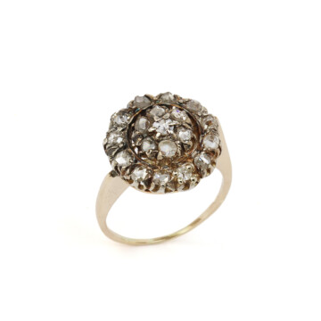 Featured image of this Antique Women’s 14k Yellow Gold Diamond Ring