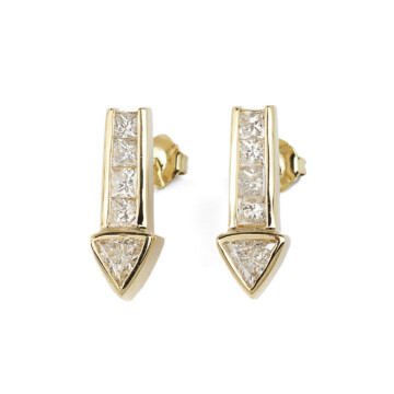 Featured image of this Women’s 14k Yellow Gold Diamond Arrow Stud Earrings