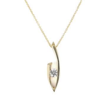 Featured image of this Women’s 14k Yellow Gold Diamond Pendant Necklace