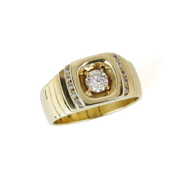 Featured image of this Men’s 14k Yellow Gold Diamond Ring