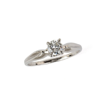Featured image of this Women’s 14k White Gold Diamond Ring