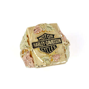 Featured image of this Harley Davidson Men’s 10k Black Hills Gold Ring