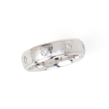 Featured image of this Men’s 14k White Gold Diamond Ring