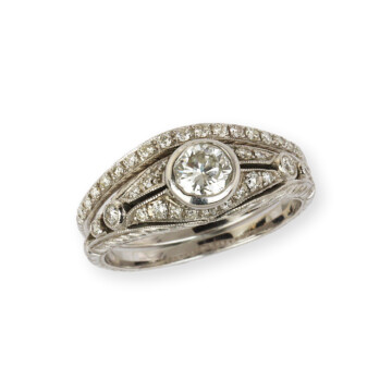 Featured image of this Women’s 14k White Gold Diamond Bridal Ring Set EGL Cert.