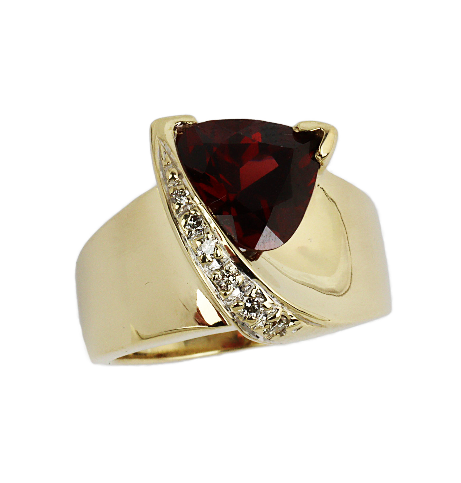 Featured image of this Women’s 14k Yellow Gold Garnet & Diamond Ring
