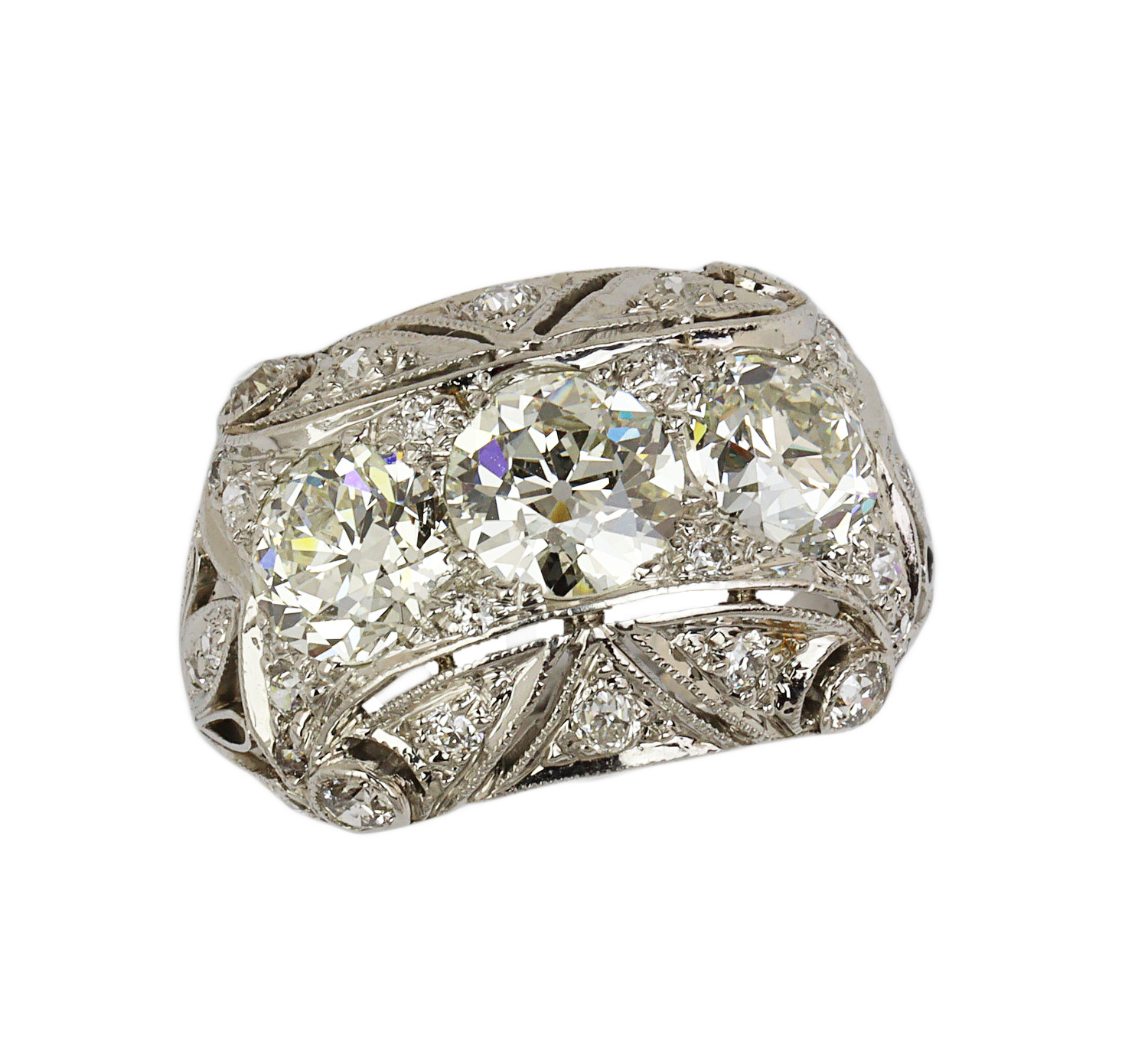 Featured image of this Vintage Women’s Platinum Diamond Ring EGL Cert