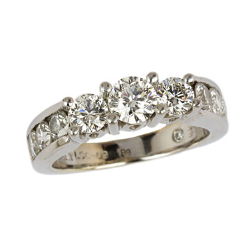 Featured image of this Women’s 18k White Gold Diamond Ring EGL Cert