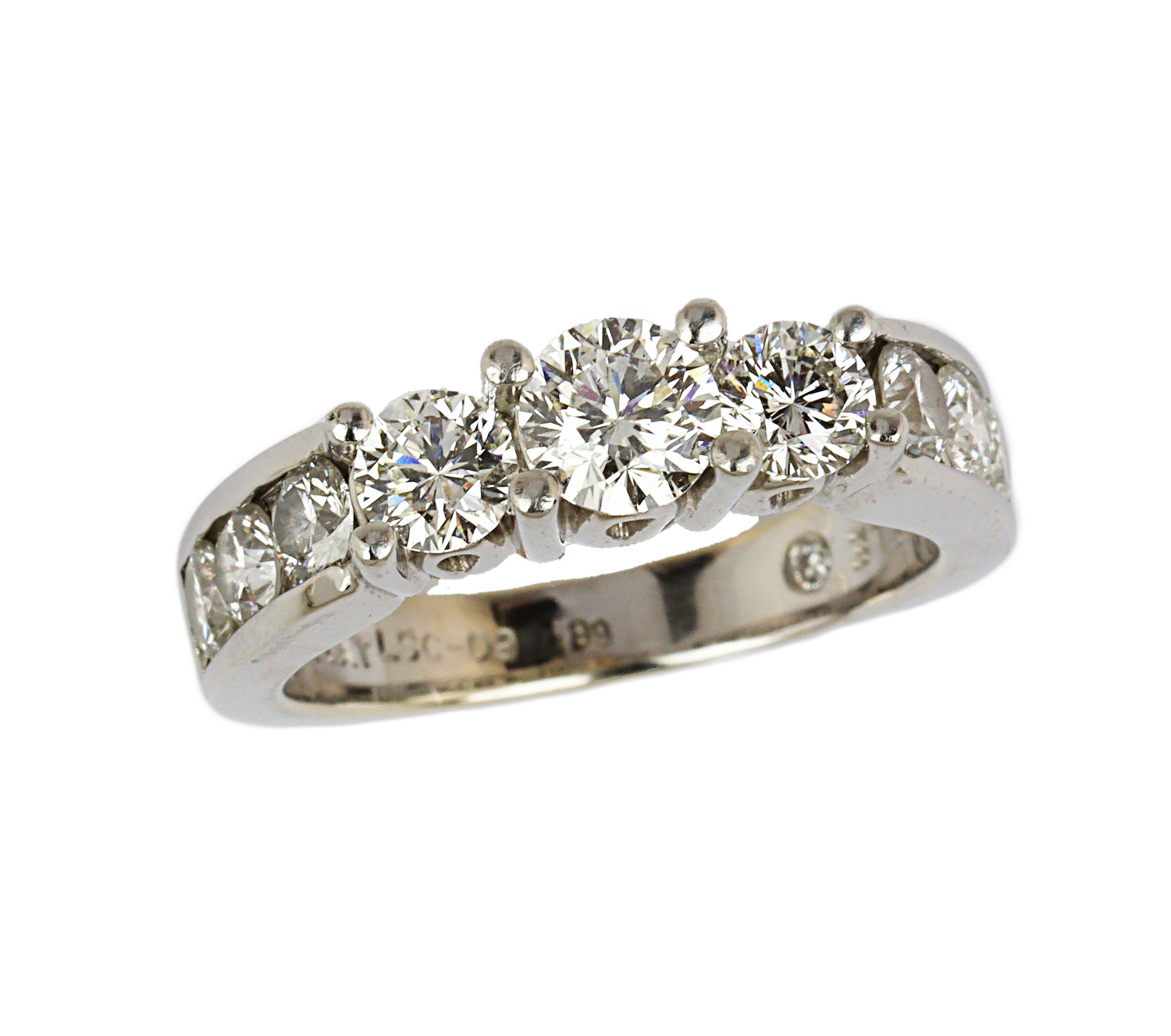 Featured image of this Women’s 18k White Gold Diamond Ring EGL Cert