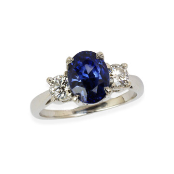 Featured image of this Women’s Platinum Sapphire Ring GIA Cert