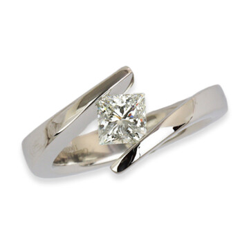 Featured image of this Women’s 14k White Gold Diamond Ring GIA Cert