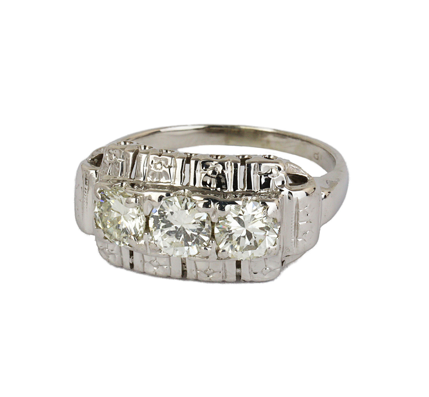 Gallery image of this Women’s 18k White Gold Diamond Ring EGL cert.