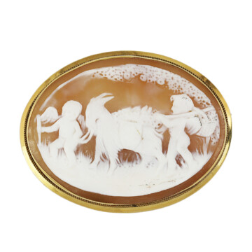 Featured image of this Women’s 18k Yellow Gold Conch Shell Vintage Cameo Brooch