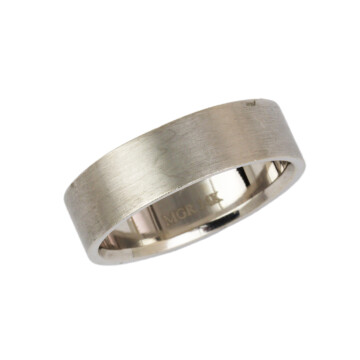 Featured image of this Men’s 14k White Gold Band Ring