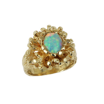 Featured image of this Vintage Women’s 14k Yellow Gold Opal Ring