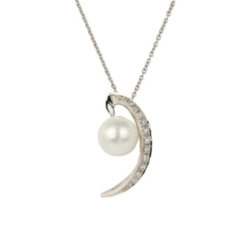 Featured image of this Women’s 14k White Gold Diamond, Cultured Pearl Necklace