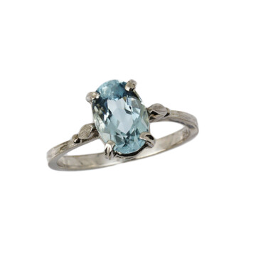 Featured image of this Women’s 18k White Gold Aquamarine Ring