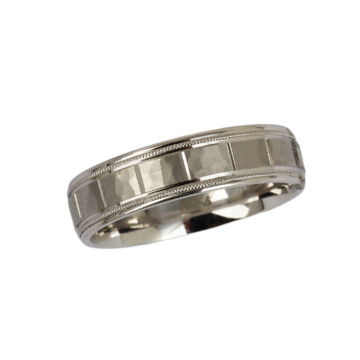 Featured image of this Men’s 14k White Gold Band Ring