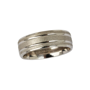 Featured image of this Women’s 14k White Gold Band Ring