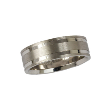 Featured image of this Unisex 14k White Gold Band Ring