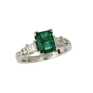 Featured image of this Women’s Platinum, Diamond, Emerald Ring GIA Cert