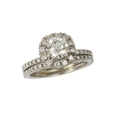 Featured image of this Women’s Platinum Diamond Bridal Ring EGL Cert