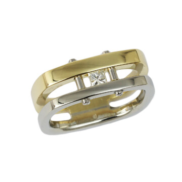 Featured image of this Men’s 18k Yellow & White Gold Diamond Ring