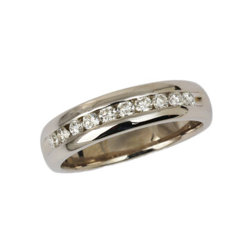 Featured image of this Men’s 14k White Gold Diamond Band Ring