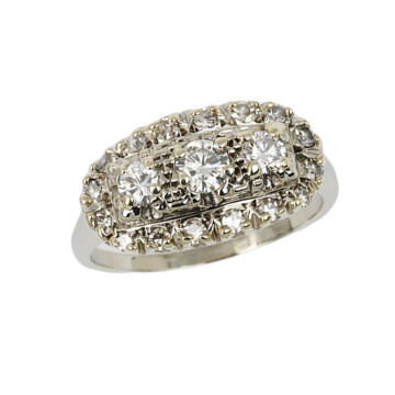Featured image of this Women’s Vintage 14k White Gold Diamond Ring