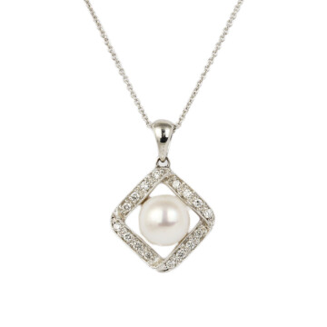 Featured image of this Women’s 14k White Gold Diamond, Cultured Pearl Necklace