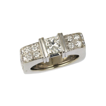 Featured image of this Women’s 18k White Gold Diamond Bridal Ring EGL Cert