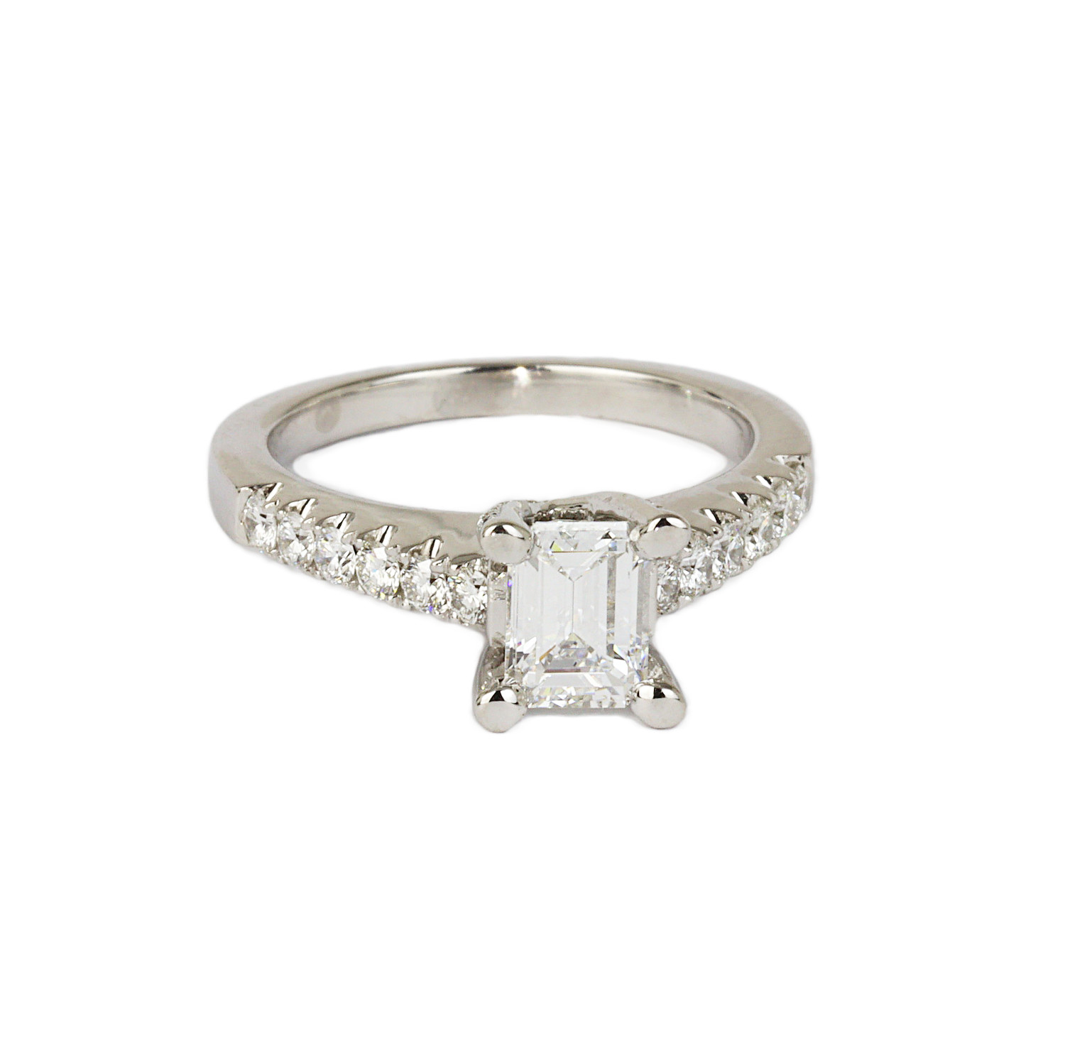 Gallery image of this Women’s 18k White Gold Diamond Ring GIA Cert