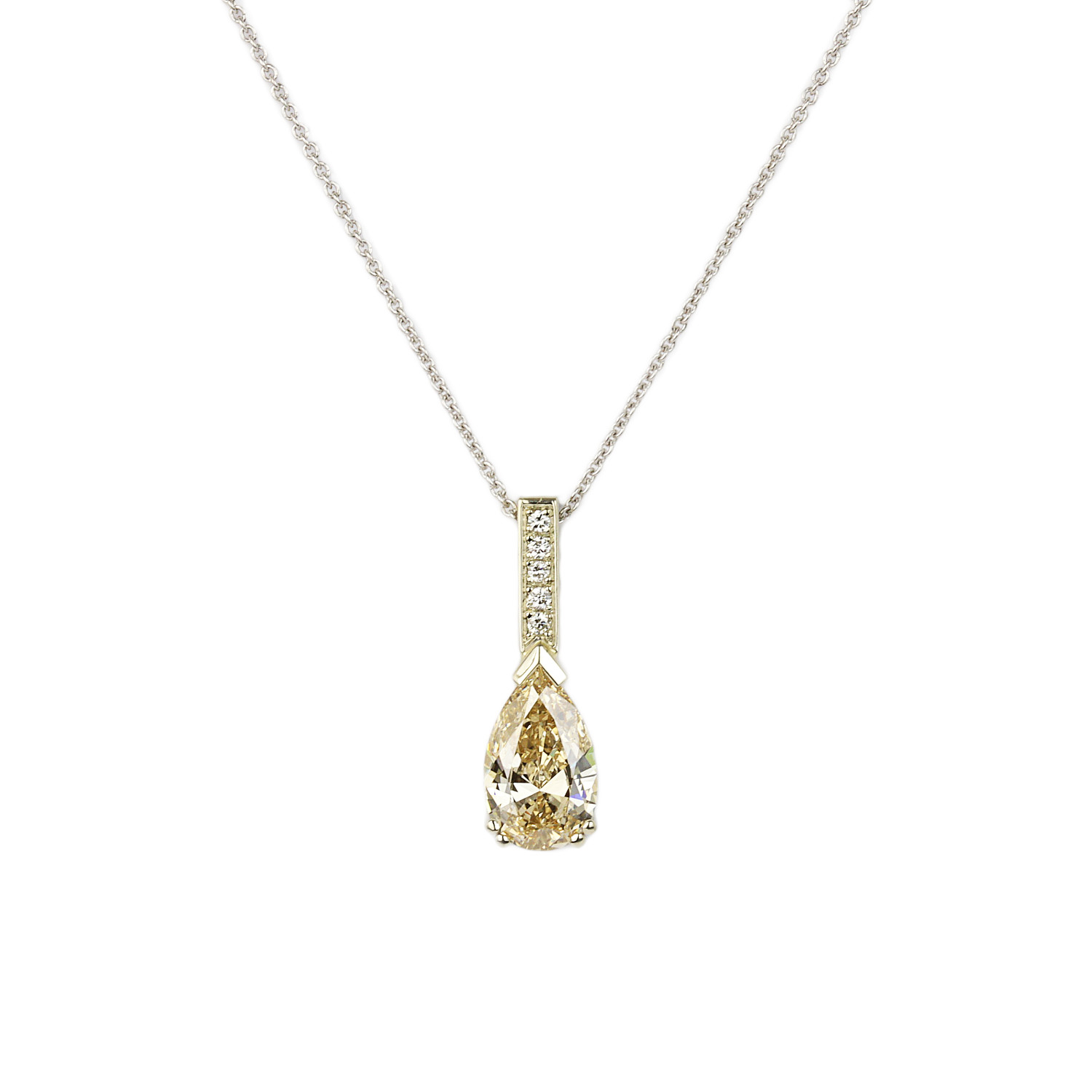 Featured image of this Women’s 18k White Gold Diamond Necklace EGL Cert