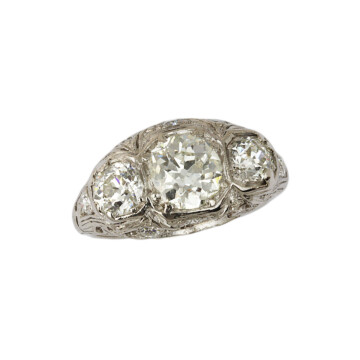 Featured image of this Vintage Women’s Platinum Diamond Ring EGL Cert