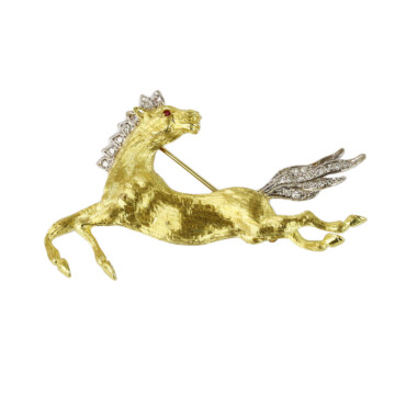 Featured image of this Women’s 18k Yellow Gold, Diamond Horse Brooch