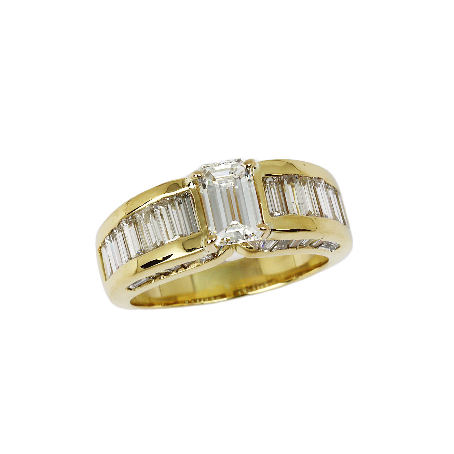 Featured image of this Women’s 18k Yellow Gold Diamond Ring EGL Cert