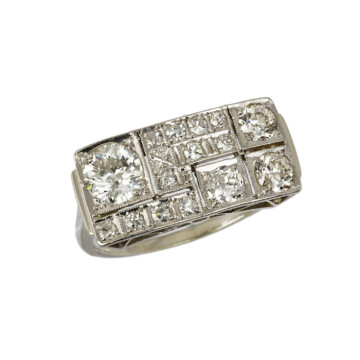 Featured image of this Women’s Vintage 14k White Gold Diamond Ring Size 6.5