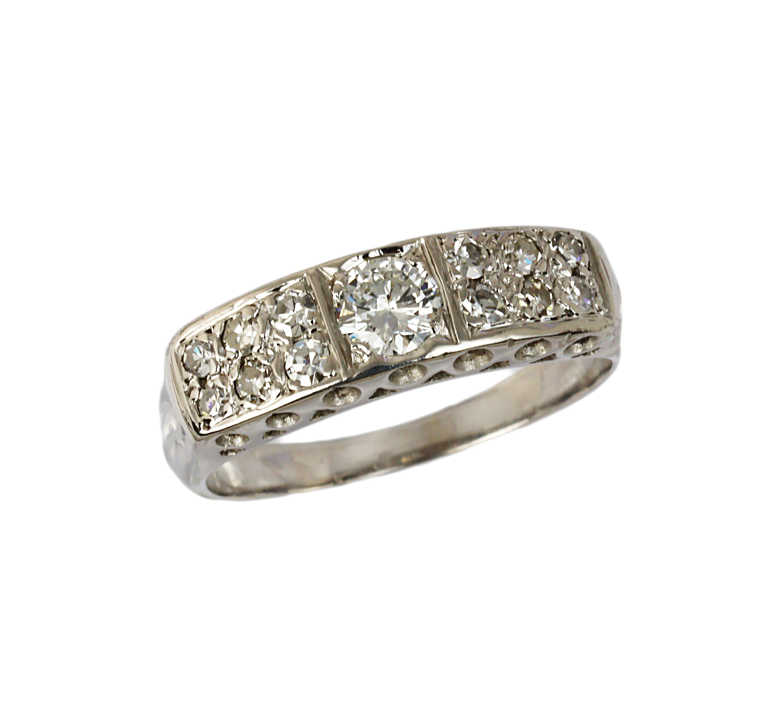 Featured image of this Vintage Women’s 14k White Gold Diamond Ring