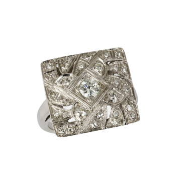 Featured image of this Vintage Women’s 14k White Gold Diamond Ring Size 8.25